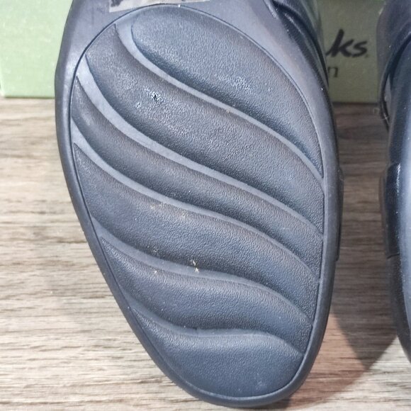 Clarks Everyday Sugar Plum Leather Pumps 9 Black Block Heel Slip On Dress Shoes - Picture 15 of 16